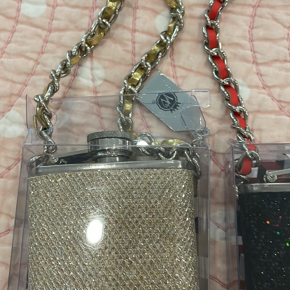 Mini  flask - Picture 2 of 3